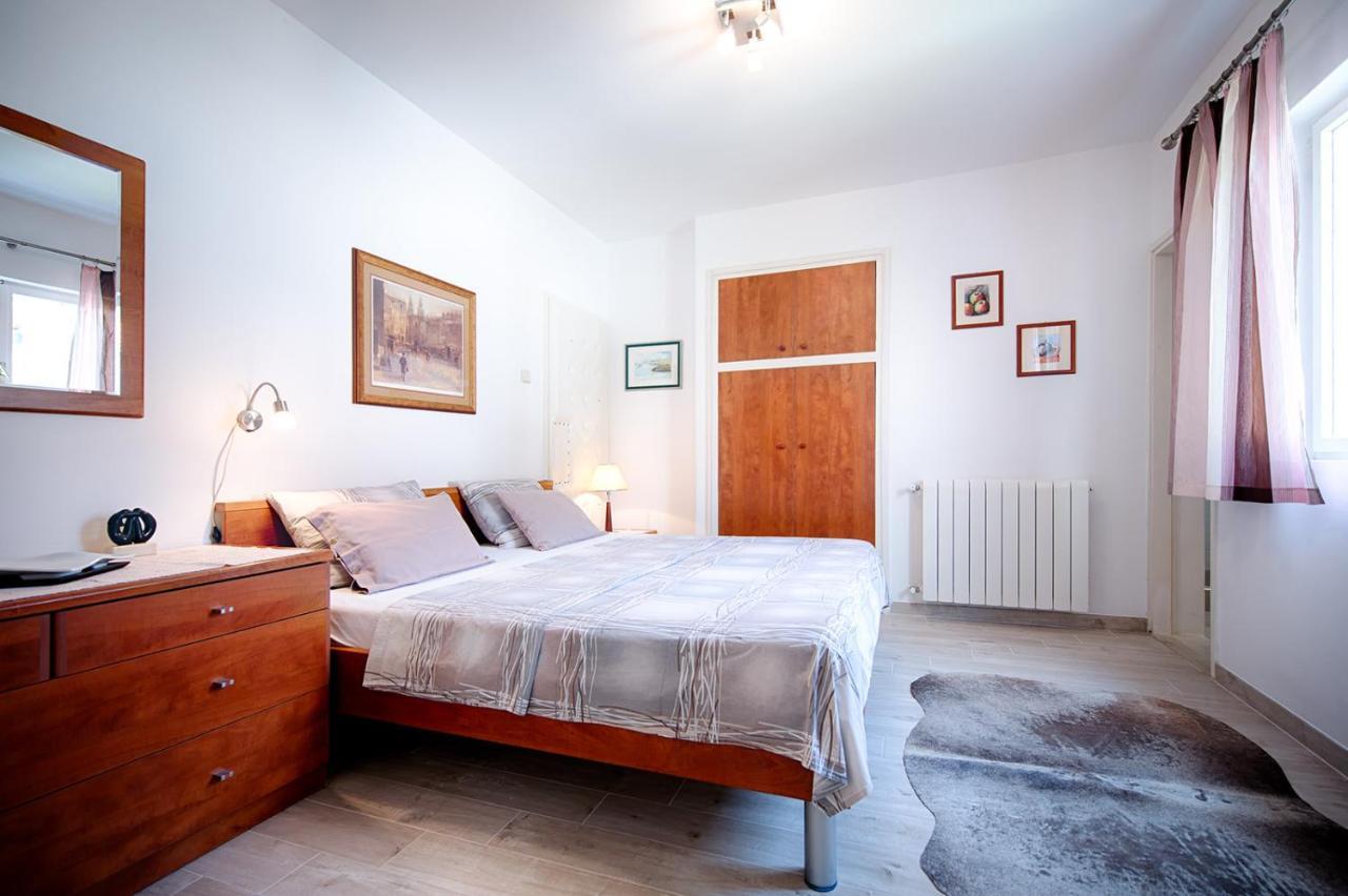 Villa Kamenica Комижа Экстерьер фото