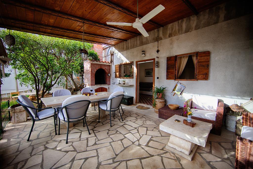 Villa Kamenica Комижа Номер фото