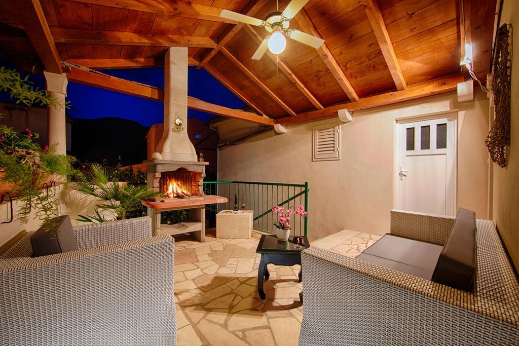 Villa Kamenica Комижа Номер фото