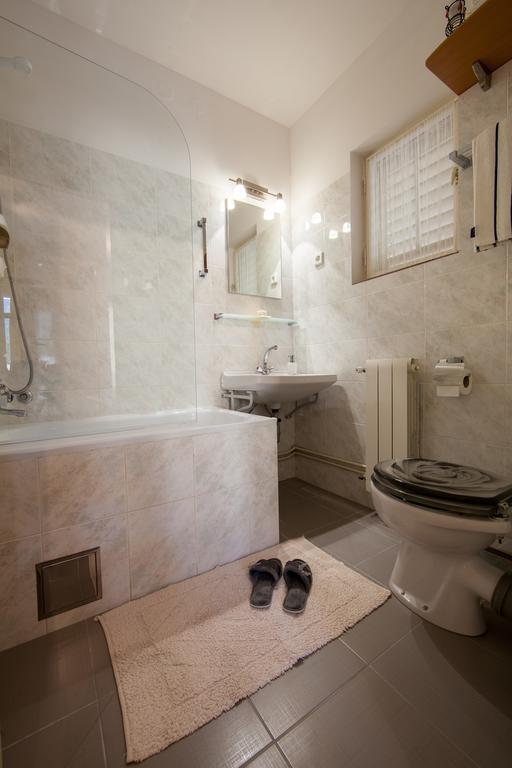 Villa Kamenica Комижа Номер фото