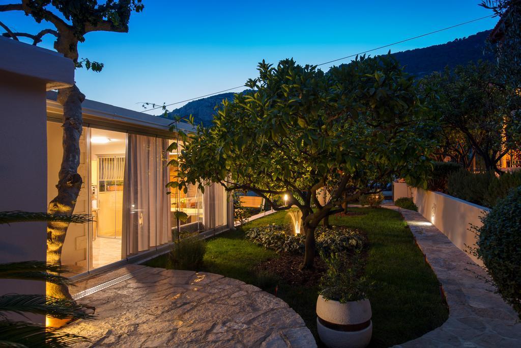 Villa Kamenica Комижа Экстерьер фото
