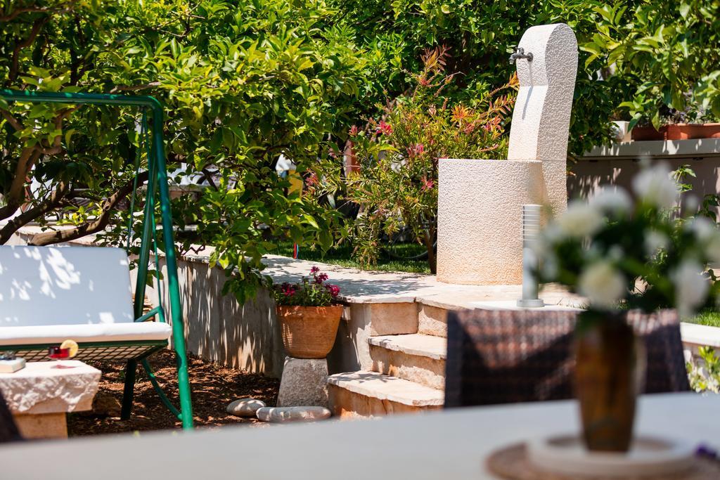 Villa Kamenica Комижа Экстерьер фото