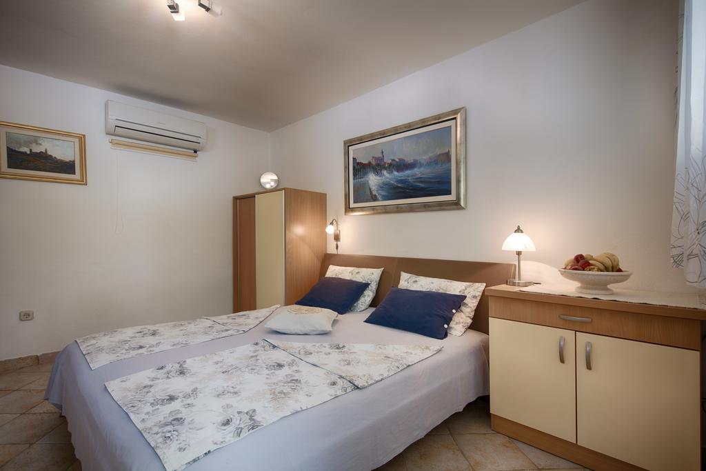 Villa Kamenica Комижа Экстерьер фото