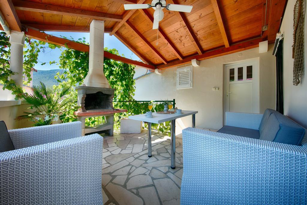 Villa Kamenica Комижа Экстерьер фото